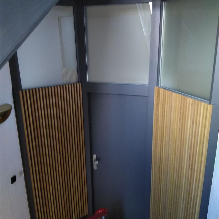 2        Treppenhausabtrennungen  (1)