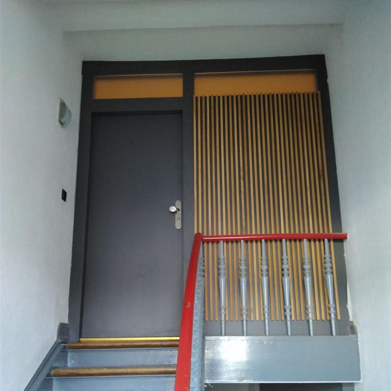 2        Treppenhausabtrennungen  (3)